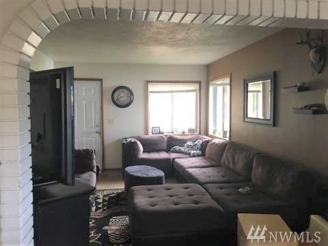 1122 9 Ave, Longview WA  98632-3131 exterior