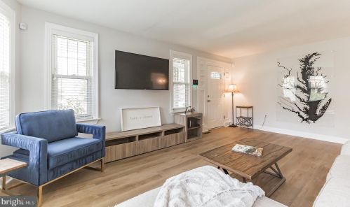 300 Collings Ave, Camden NJ 08107-1738 exterior