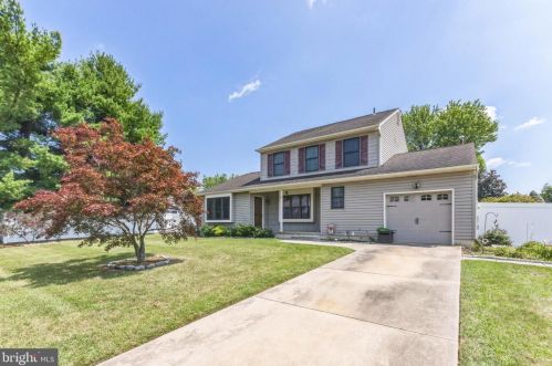17 Scenic View Dr, Erial, NJ 08081-3007