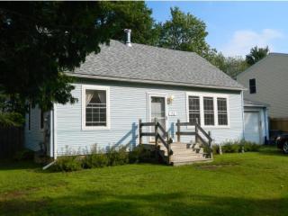 74 Cottage Grv, Burlington, VT 05408-2403