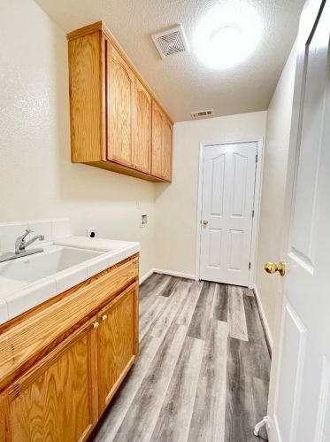 1012 Garden St, Los Banos CA  93635-4563 exterior