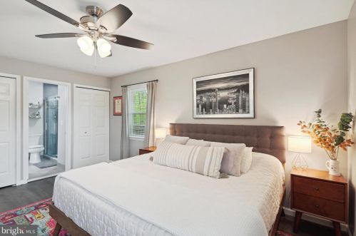 8922 Applecross Ln, Springfield VA  22153-1201 exterior