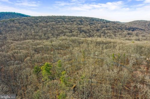 373 Bald Eagle Trl, Hedgesville WV 25427 exterior