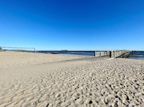 73 Ocean Ave, Milford, CT 06460-5342