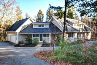 54 Swain Rd, Meredith, NH 03253-4616