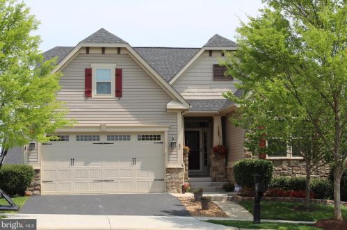 32 Black Forest Ln, Lovettsville, VA 20180-8506