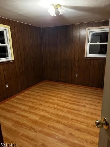 2 Housen St, Lakehurst, NJ 08759-4912