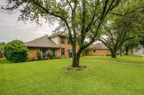 6631 Fireflame Dr, Dallas, TX 75248-5014