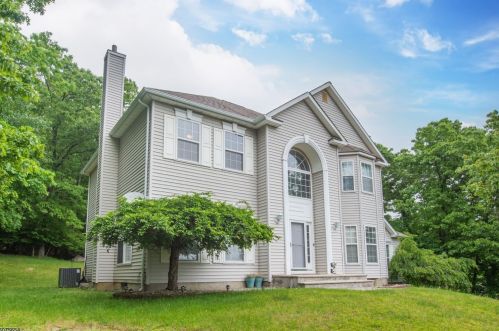6 Fieldstone Trl, Sparta, NJ 07871-2854