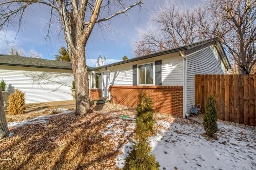 2530 Sable Way, Denver CO 80014-2438 exterior