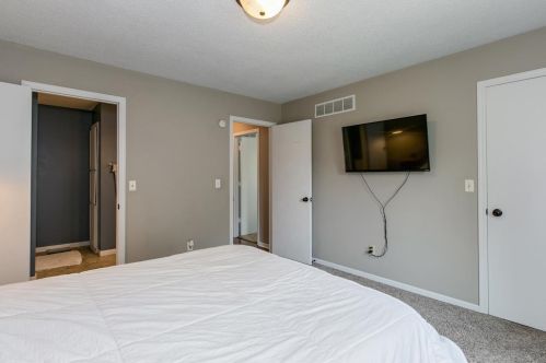 2345 Eldridge Ave, Saint Paul MN  55109-4087 exterior
