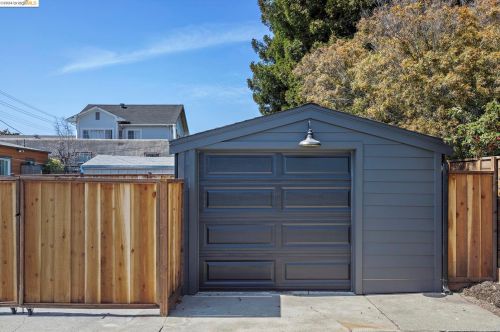 1400 Liberty St, Richmond CA  94530-2224 exterior