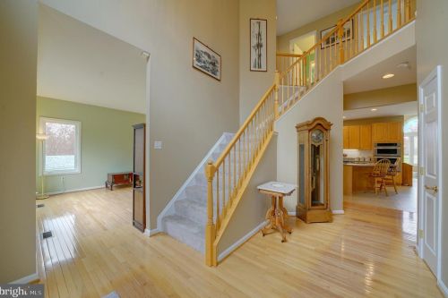 13813 Holly Crest Ln, Dayton, MD 21036-1212