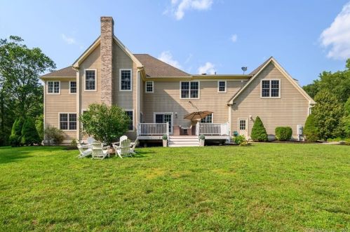 5 Clydesdale Ct, Upper Stepney CT  06468-1368 exterior