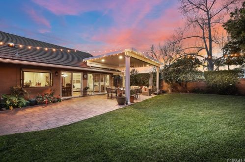 8 Campanero, Irvine CA  92620-1821 exterior