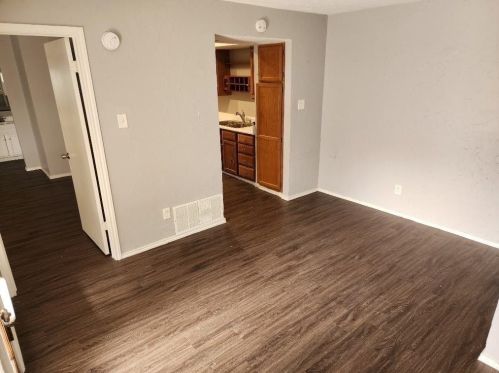 2221 Jackson Cir, Carrollton TX  75006-1635 exterior