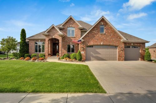 1100 Hyde Park, Crown Point IN 46307-7881 exterior