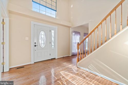 17255 Castle Ct, Purcellville, VA 20132-3187