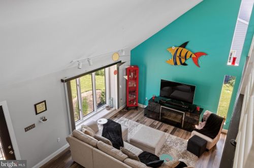 884 Salisbury Ct, Lancaster PA  17601-4481 exterior