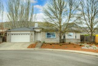 2954 Farmington Ave, Medford, OR 97504-4416