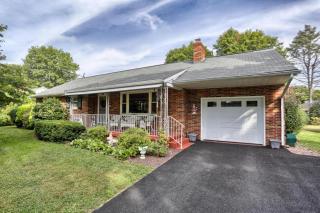 55 Corry Ave, Lancaster, PA 17601-3931