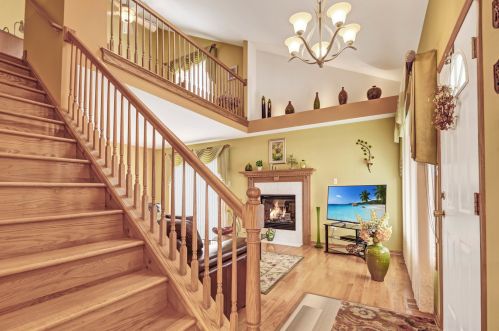 7932 Tameling Ct, Palos Hills, IL 60465-1672