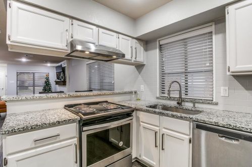 5725 Cancun Dr, Fort Worth TX  exterior