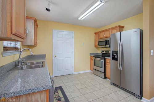 5838 Waggoner Ct, Rex GA 30273-5201 exterior