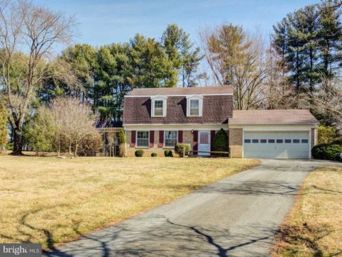 15922 Hampton Rd, Hamilton, VA 20158-3308