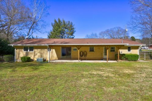 2690 Lakeview Dr, Conyers GA  30094-4942 exterior