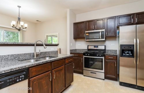 2707 Sheridan Ct, Naperville, IL 60563-4231