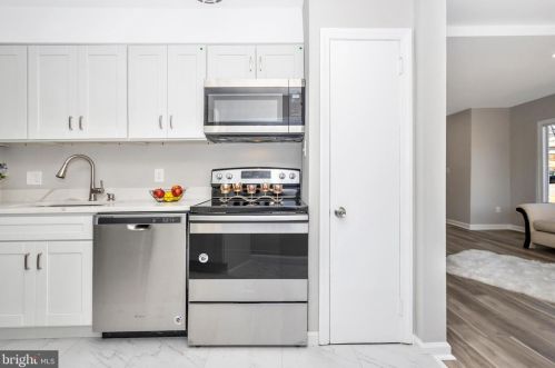 8107 Lockney Ave, Silver Spring MD 20912-7304 exterior