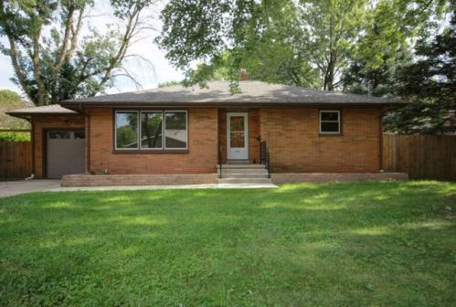 605 G H Baker Dr, Urbana, IL 61801-1139