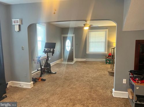 5918 Jackson St, Philadelphia PA  19135-4031 exterior