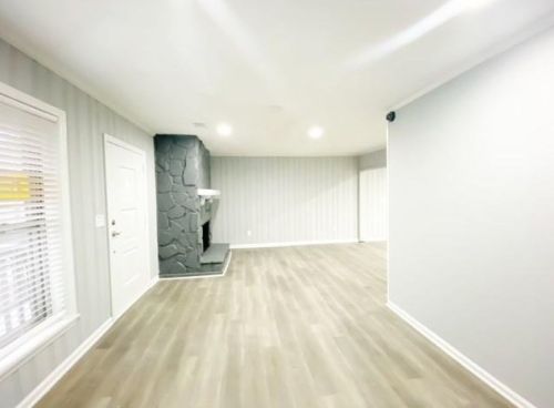 5670 Feldwood Rd, Atlanta GA  30349-2865 exterior