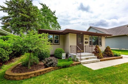 7849 Monroe Ave, Hammond, IN 46321-1203