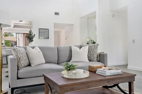 5215 Thorn Tree Ln, Irvine CA  92612-2346 exterior