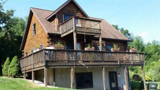827 Ridgeview Ln, York, PA 17406-8747