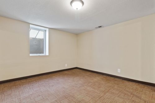 1086 Highview Dr, Saint Paul MN  55112-2418 exterior