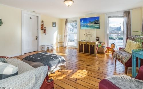 7 Liberty St, Fredon, NJ 07860-1724