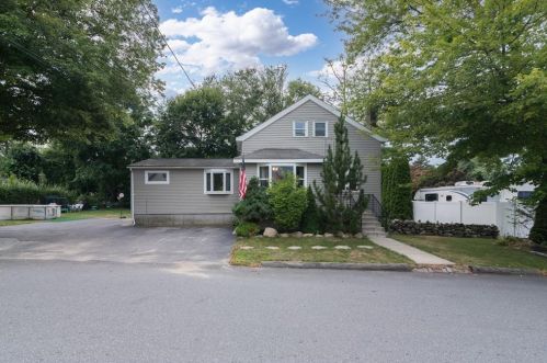 9 Ashby St, Providence, RI 02919-6601