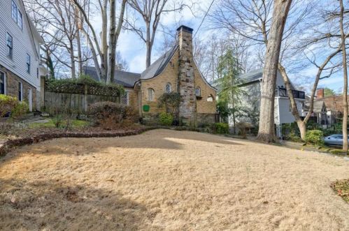 811 Brookridge Dr, Atlanta, GA 30306-3618