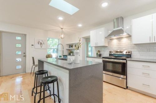 1816 Evans Dr, Atlanta GA  30310-4820 exterior