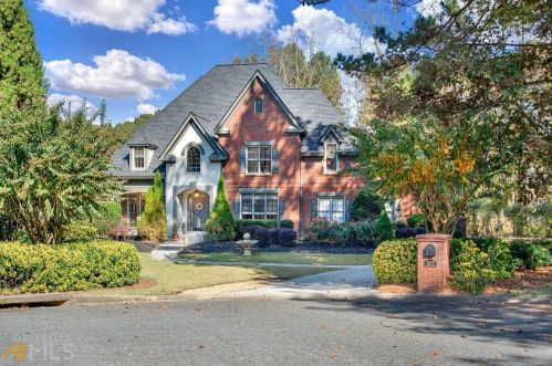 1672 Valor Ridge Ct, Kennesaw, GA 30152-4837