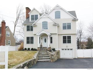 9 Knollwood Rd, Norwalk, CT 06854-3904