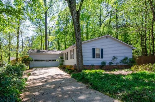 3016 Cardinal Lake Cir, Duluth, GA 30096-3985