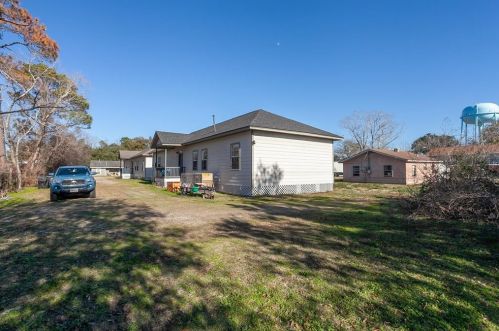 3611 Central Blvd, Nederland, TX 77627-3223
