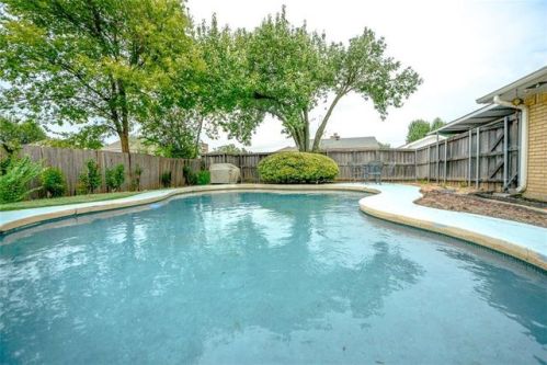 301 Marriott Ln, Garland TX  75040-3651 exterior