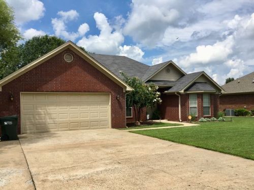 2145 Maplewood Dr, Conway, AR 72032-8898