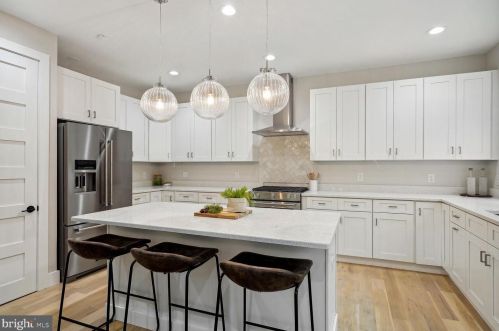 10601 Greenacres Dr, Silver Spring MD 20903-1214 exterior